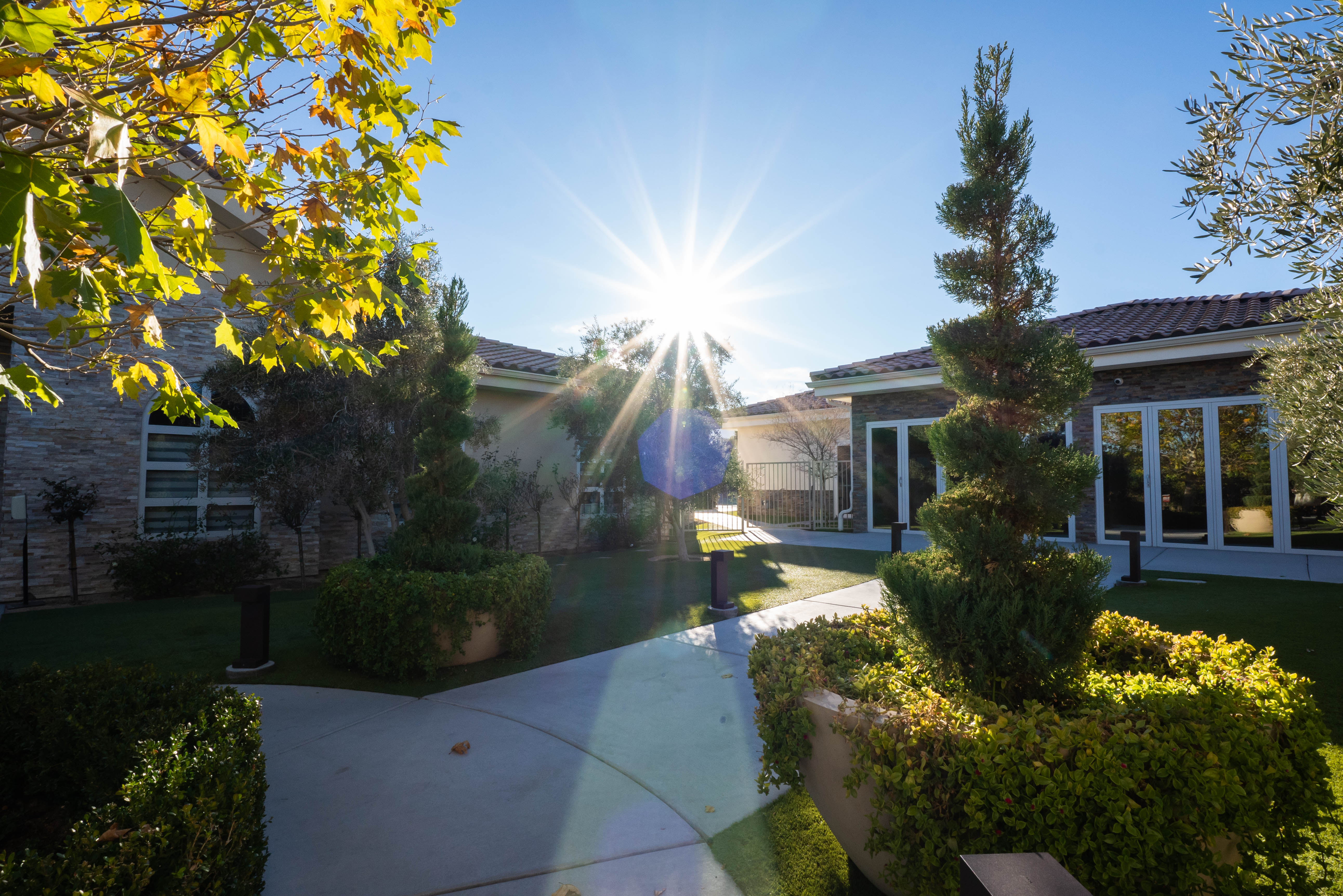Landscaped grounds and pathways at Virtue Recovery Las Vegas